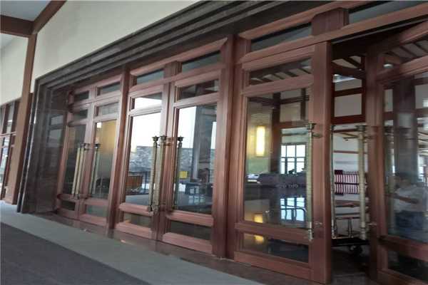 銅門避風閣.jpg